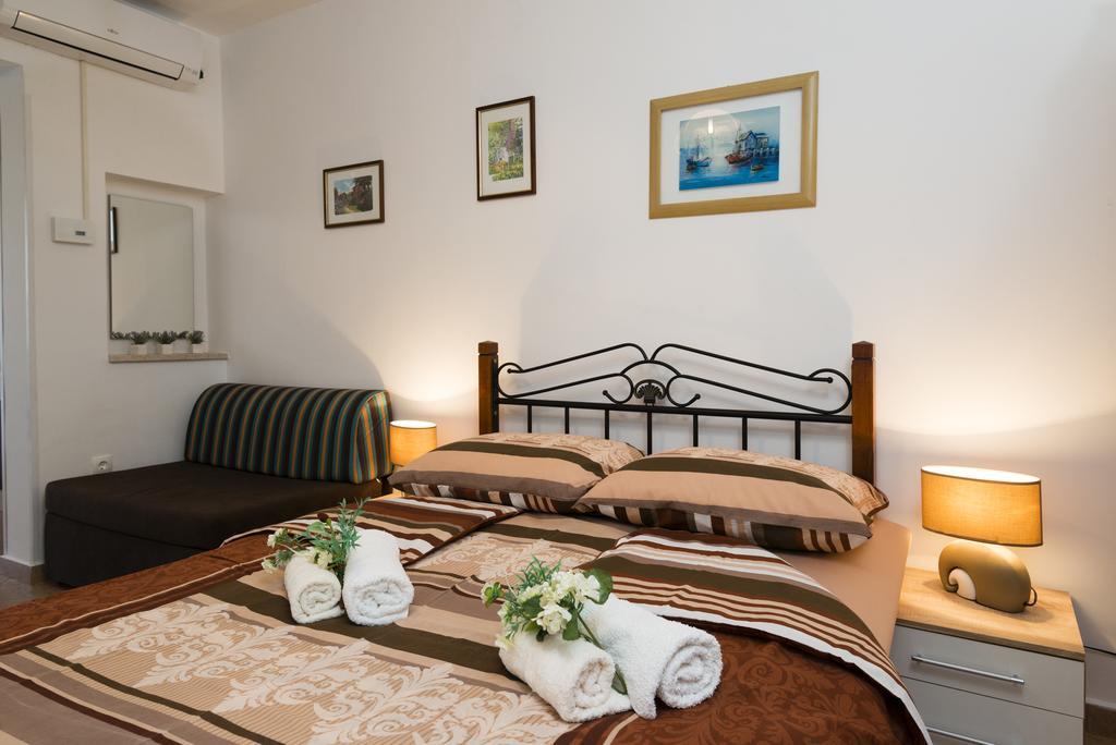 Apartments Villa Nona อูมัค ภายนอก รูปภาพ