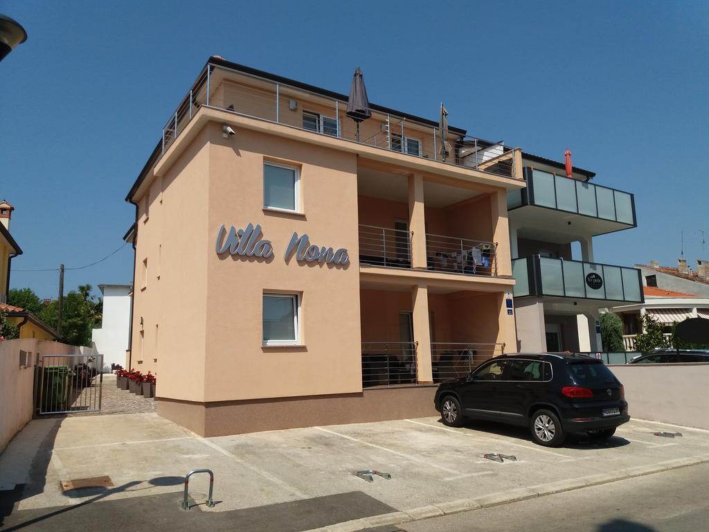 Apartments Villa Nona อูมัค ภายนอก รูปภาพ